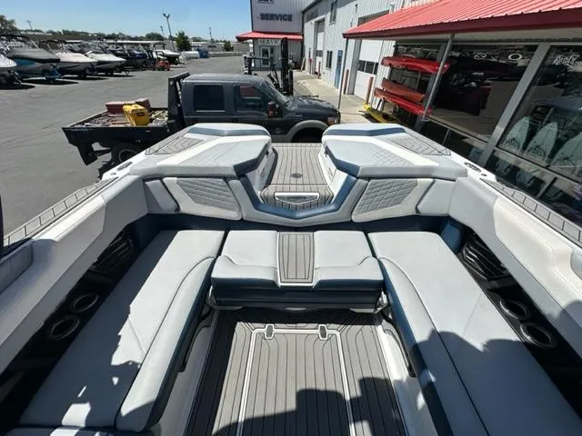 Slide: The Image of Nautique G23 2021 - 22