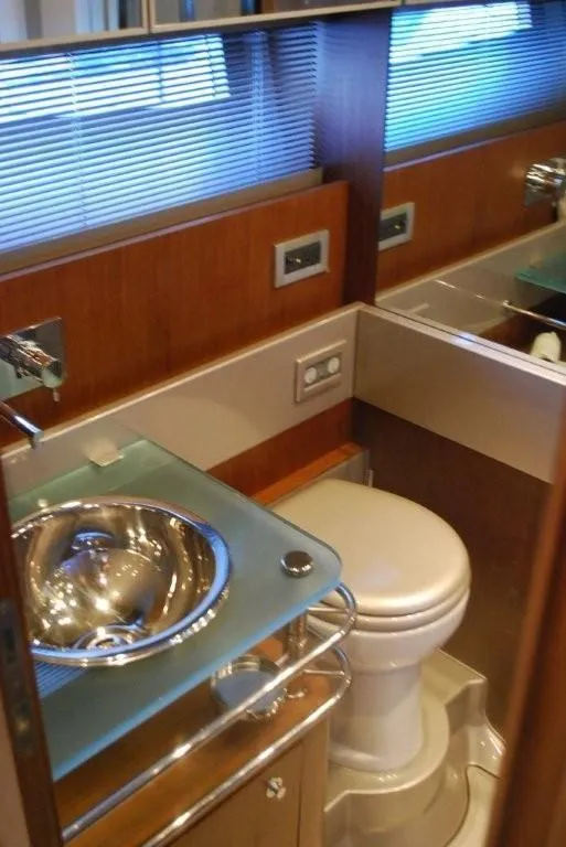 Slide: The Image of 2007 Riva 44 Rivarama "No Name" - Head - 13