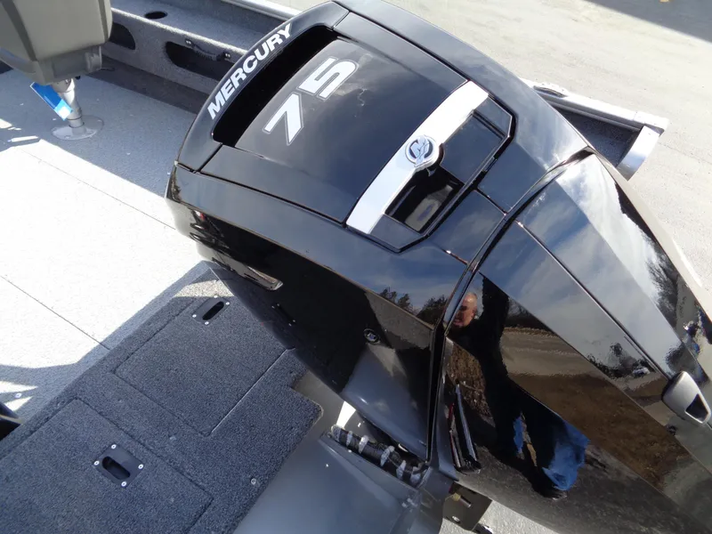 Slide: The Image of 2023 Lund 1775 Pro Guide with Mercury 75 outboard motor. - 12