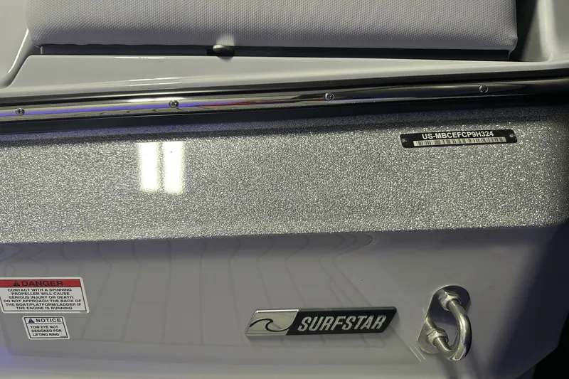 Slide: The Image of MasterCraft XT25 2024 - 20