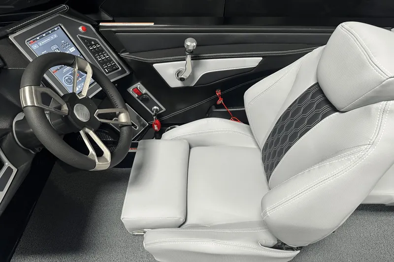 Slide: The Image of MasterCraft XT25 2024 - 33