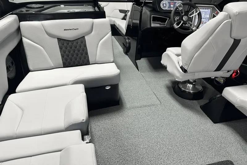 Slide: The Image of MasterCraft XT25 2024 - 44