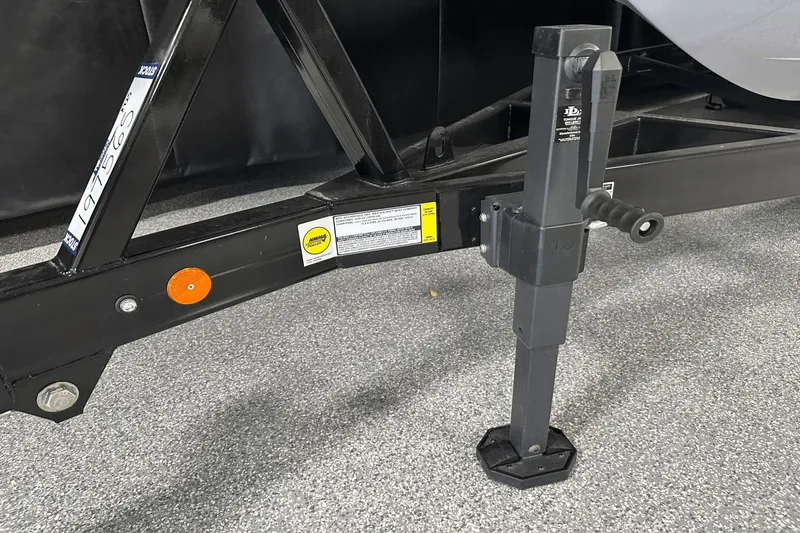 Slide: The Image of MasterCraft XT25 2024 - 63