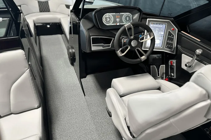 Slide: The Image of MasterCraft XT25 2024 - 67