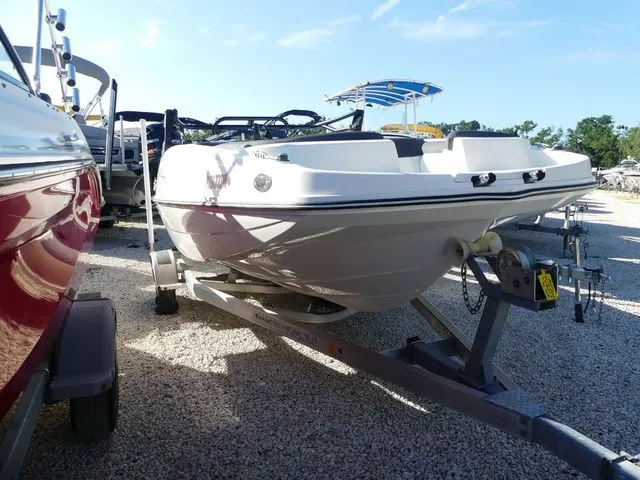 Slide: The Image of Bayliner 190 Deck Boat 2018 - 3