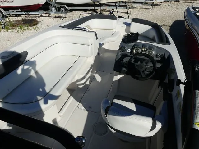 Slide: The Image of Bayliner 190 Deck Boat 2018 - 5