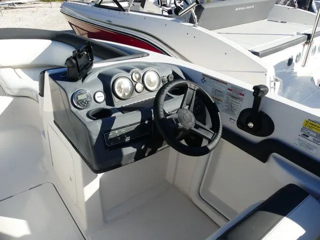 Slide: The Image of Bayliner 190 Deck Boat 2018 - 6