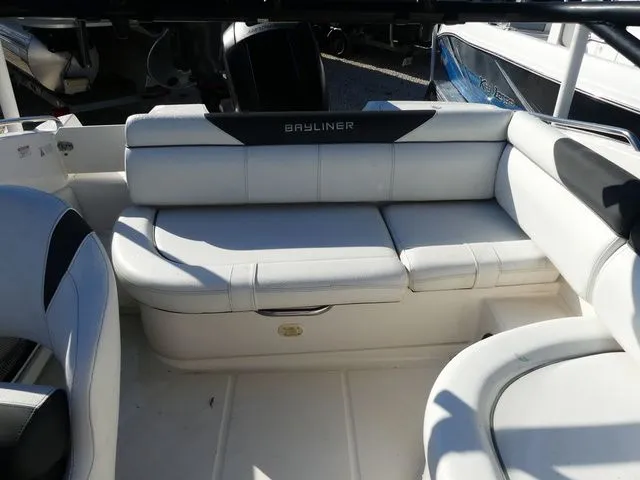 Slide: The Image of Bayliner 190 Deck Boat 2018 - 8