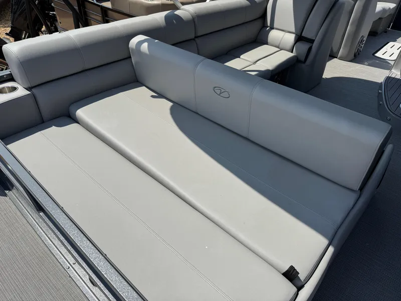 Slide: The Image of 2023 Veranda VTX 25 VLB boat with spacious gray seating area. - 6