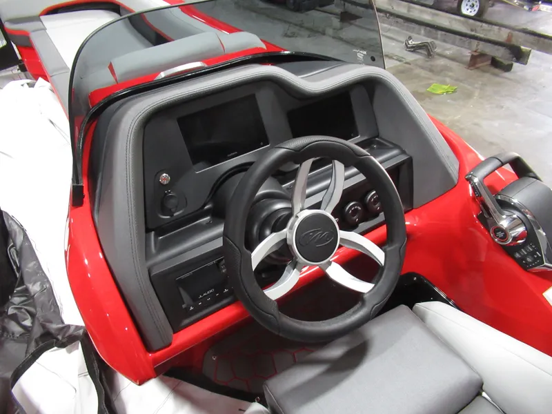 Slide: The Image of Manitou XT 27 Split Rear Windshield (SRW) 2024 - 3