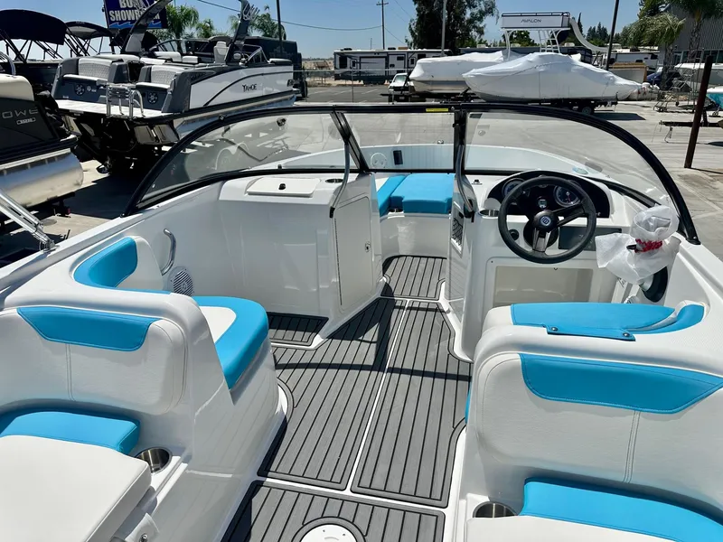 Slide: The Image of Bayliner Element E21 2023 - 3