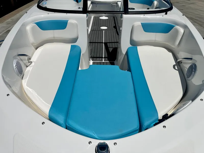 Slide: The Image of Bayliner Element E21 2023 - 5