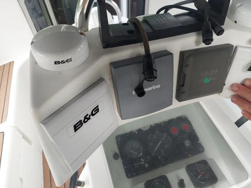 Slide: The Image of Control panel of a 1995 Beneteau Oceanis 351 sailboat with B&G equipment. - 15