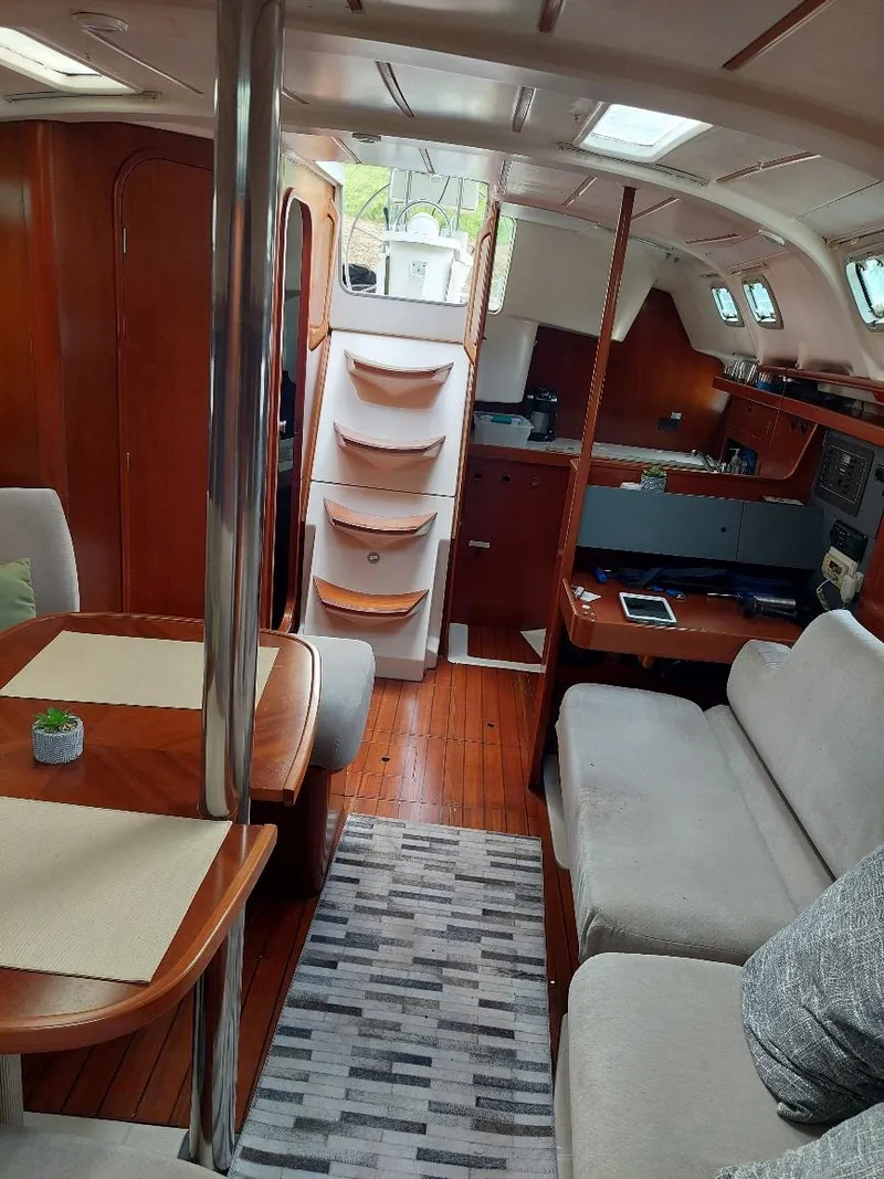 Slide: The Image of Beneteau Oceanis 351 1995 - 51