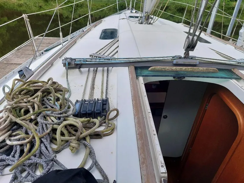 Slide: The Image of Beneteau Oceanis 351 1995 - 67