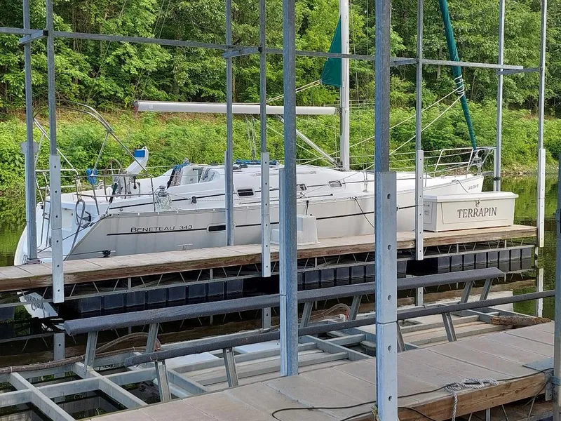 Slide: The Image of Beneteau Oceanis 351 1995 - 70