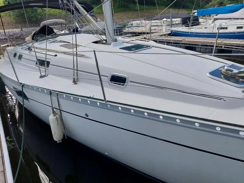 Slide: The Image of Beneteau Oceanis 351 1995 - 73