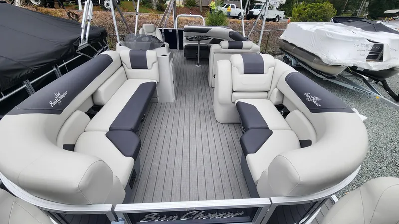 Slide: The Image of SunChaser Geneva DS 24 CRS 2024 - 4