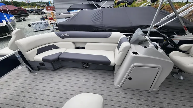 Slide: The Image of SunChaser Geneva DS 24 CRS 2024 - 7