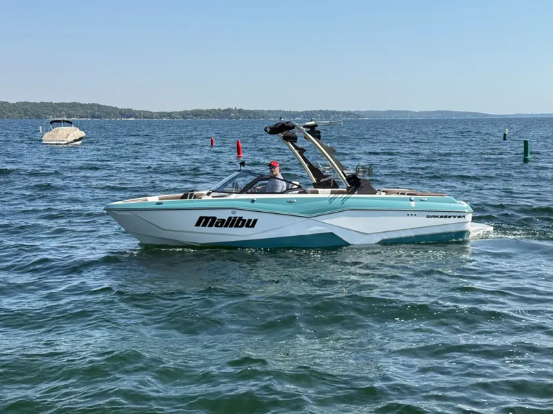 Slide: The Image of Malibu Wakesetter 22 LSV 2024 - 241