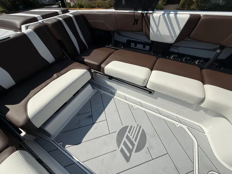 Slide: The Image of Malibu Wakesetter 22 LSV 2024 - 305
