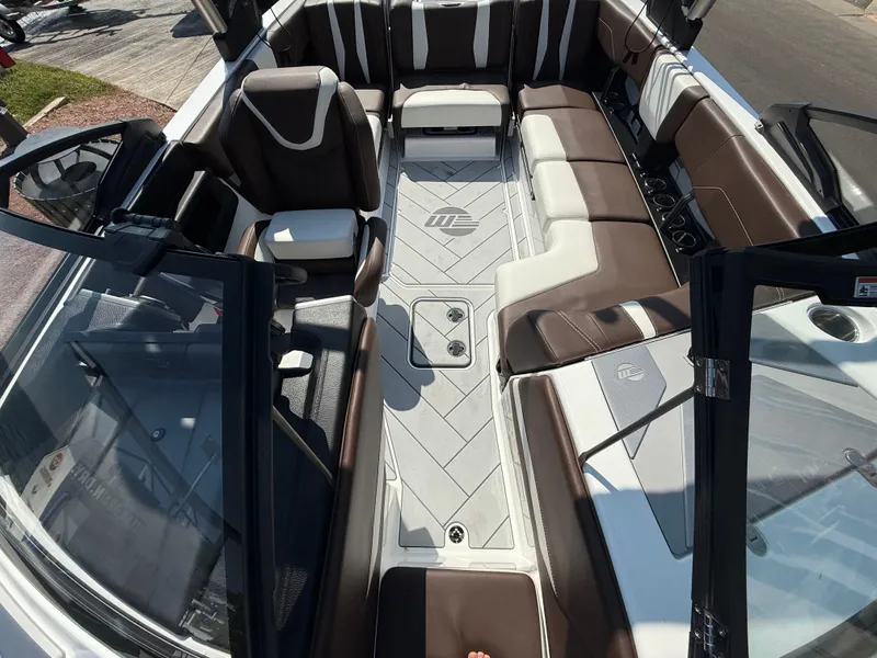 Slide: The Image of Malibu Wakesetter 22 LSV 2024 - 310