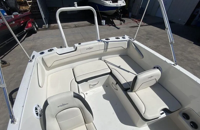 Slide: The Image of Stingray 172 SC 2024 - 10