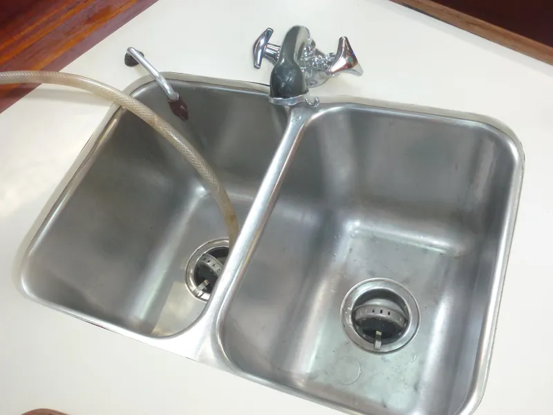 Slide: The Image of Sabre 425 1990 - 50