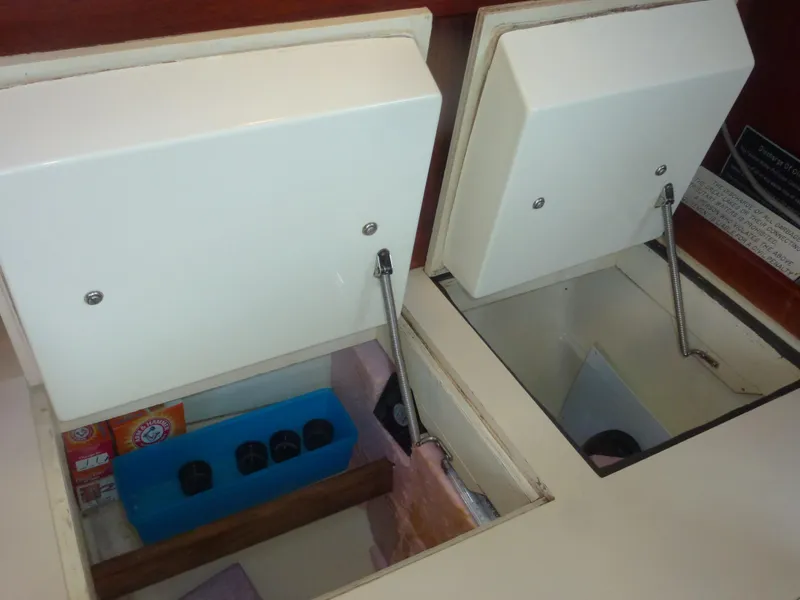 Slide: The Image of Sabre 425 1990 - 51