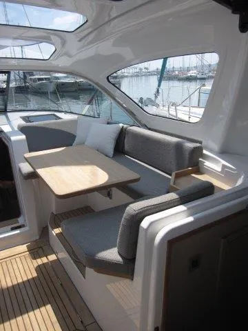 Slide: The Image of Jeanneau 55 2026 - 87