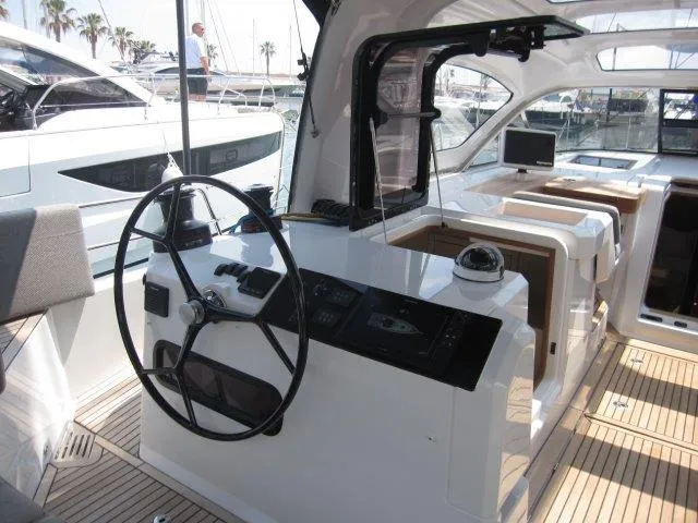 Slide: The Image of Jeanneau 55 2026 - 94