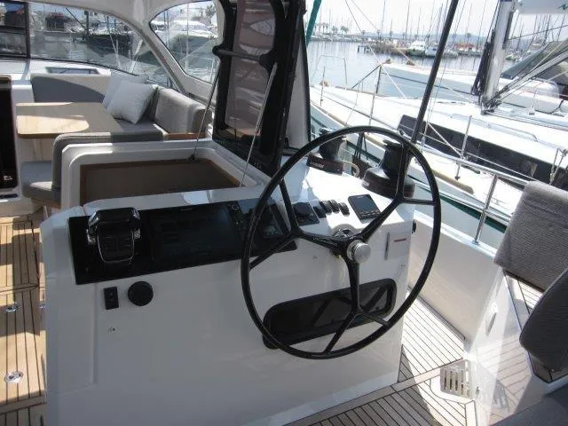 Slide: The Image of Jeanneau 55 2026 - 95