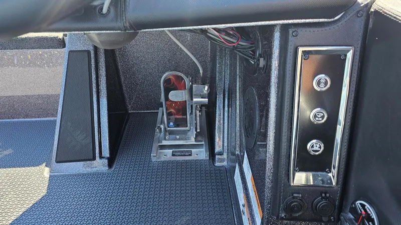 Slide: The Image of 2024 Ranger Z520R Ranger Cup Equipped boat interior controls and foot pedal. - 11