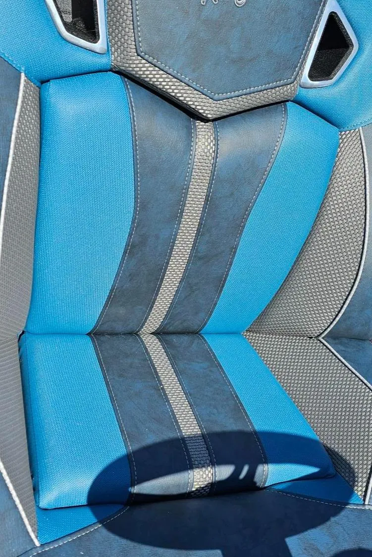 Slide: The Image of 2024 Ranger Z520R Ranger Cup Equipped boat seat in blue and gray. - 12