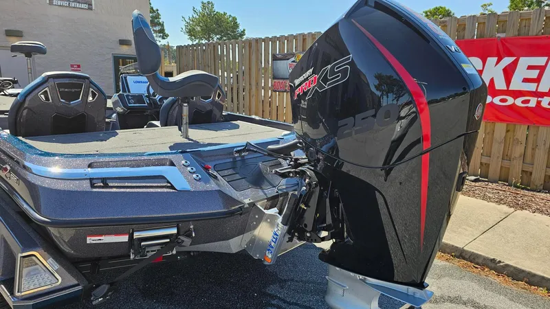 Slide: The Image of 2024 Ranger Z520R Ranger Cup Equipped boat with powerful outboard motor. - 15