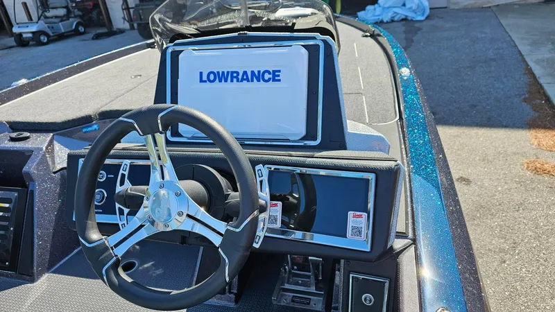 Slide: The Image of 2024 Ranger Z520R Ranger Cup Equipped boat dashboard with Lowrance electronics. - 9