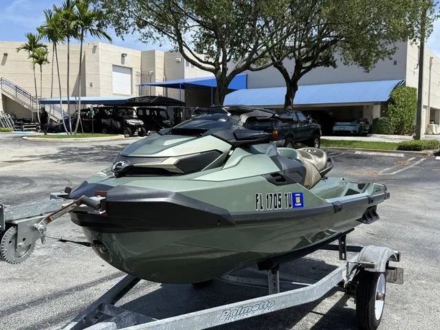 Slide: The Image of Sea-Doo GTX 2023 - 3