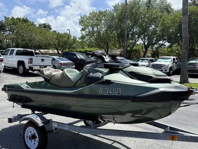 Slide: The Image of Sea-Doo GTX 2023 - 7