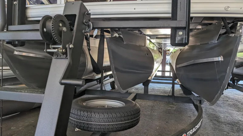 Slide: The Image of Sun Tracker Fishin' Barge 22 XP3 2024 - 72