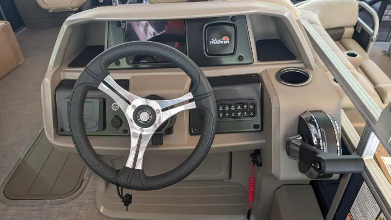 Slide: The Image of Sun Tracker Fishin' Barge 22 XP3 2024 - 73