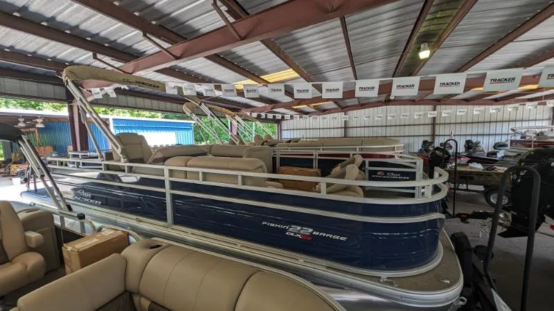 Slide: The Image of Sun Tracker Fishin' Barge 22 XP3 2024 - 76