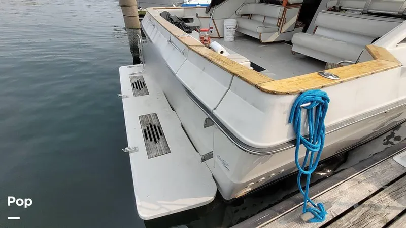 Slide: The Image of 1986 Sea Ray 390 Express for sale in Eastlake, OH - 10