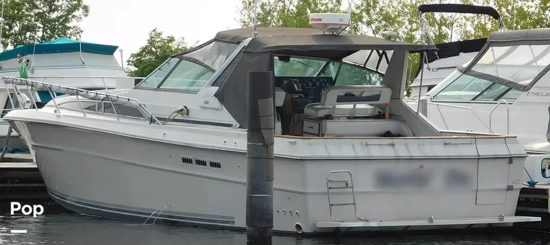 Slide: The Image of 1986 Sea Ray 390 Express for sale in Eastlake, OH - 13