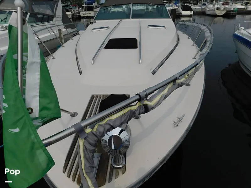 Slide: The Image of 1986 Sea Ray 390 Express for sale in Eastlake, OH - 17