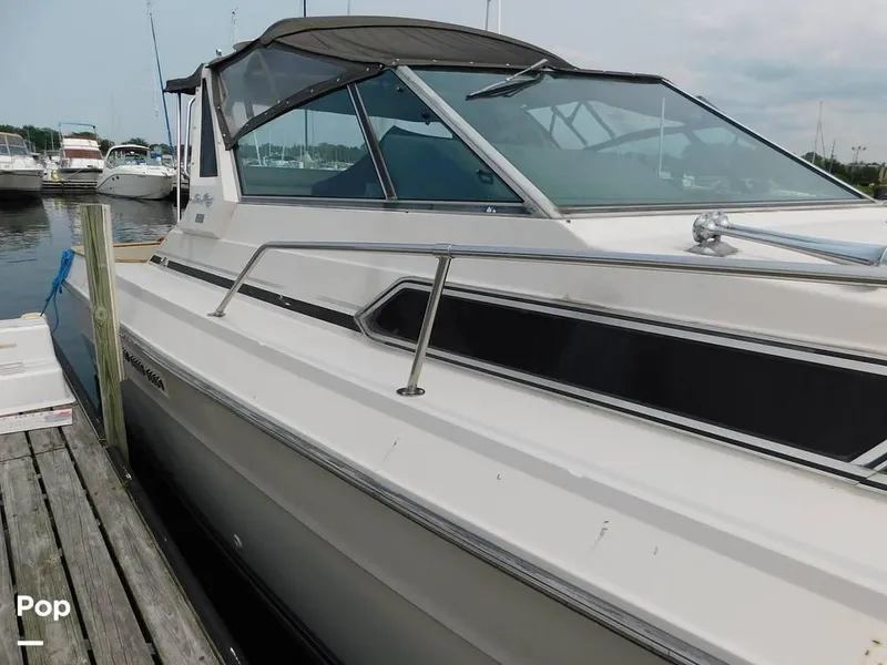 Slide: The Image of 1986 Sea Ray 390 Express for sale in Eastlake, OH - 22