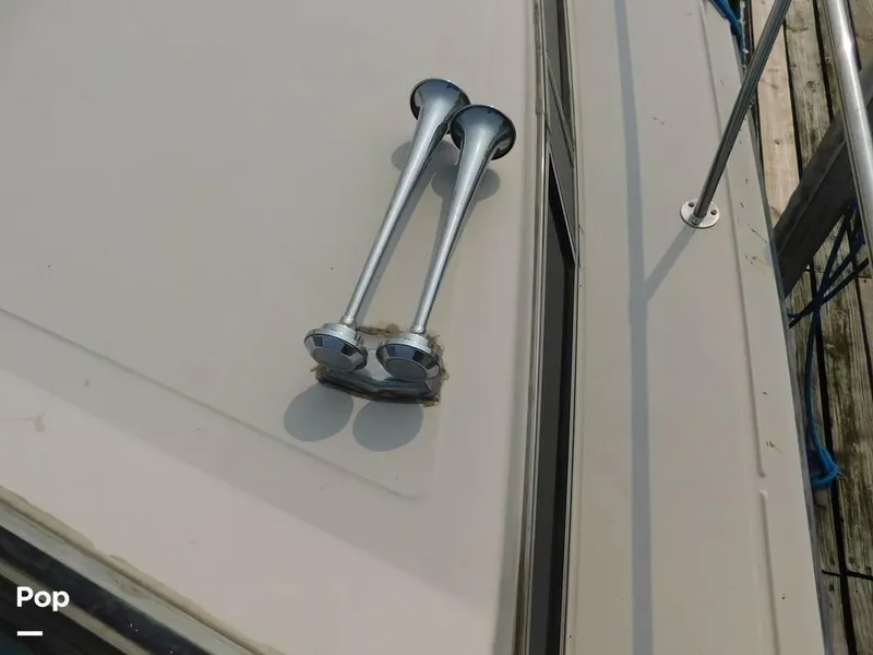 Slide: The Image of 1986 Sea Ray 390 Express for sale in Eastlake, OH - 24