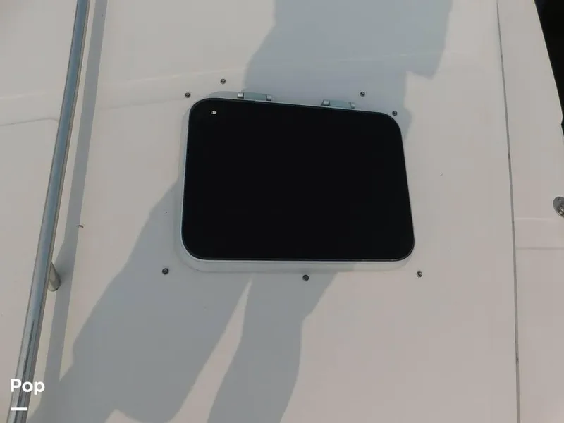 Slide: The Image of 1986 Sea Ray 390 Express for sale in Eastlake, OH - 35