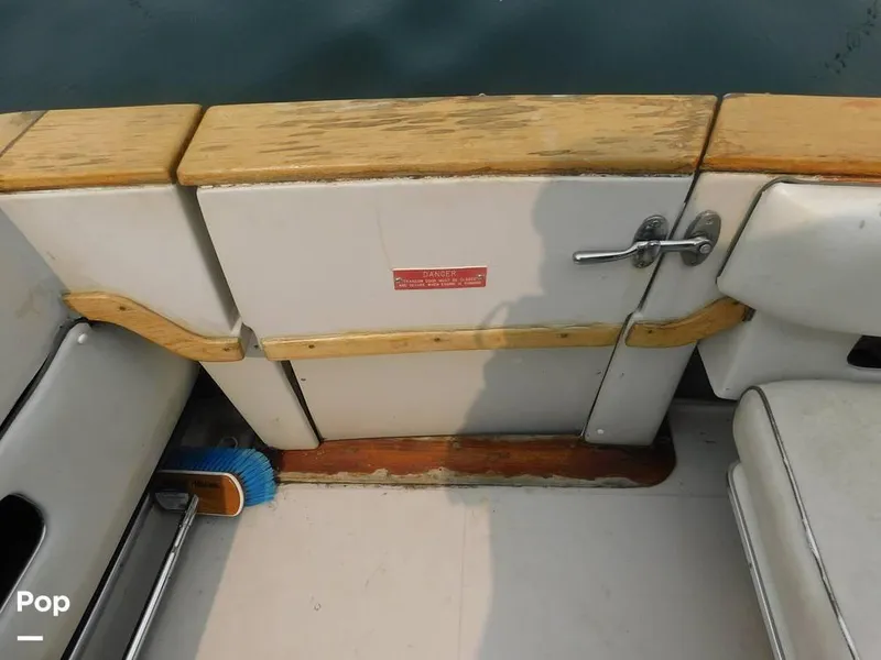 Slide: The Image of 1986 Sea Ray 390 Express for sale in Eastlake, OH - 42