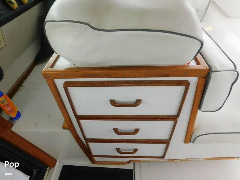 Slide: The Image of 1986 Sea Ray 390 Express for sale in Eastlake, OH - 57