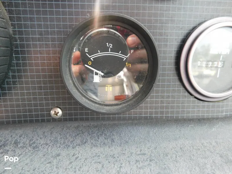 Slide: The Image of 1986 Sea Ray 390 Express for sale in Eastlake, OH - 65